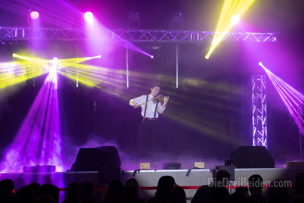 Violinist Paul Kolodziej on stage for "Gala der Goldenen Glocke" and "ZeitZauber"
